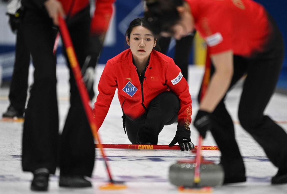 每体：皇马内部已经失衡，他们持续攻击裁判是在转移矛盾